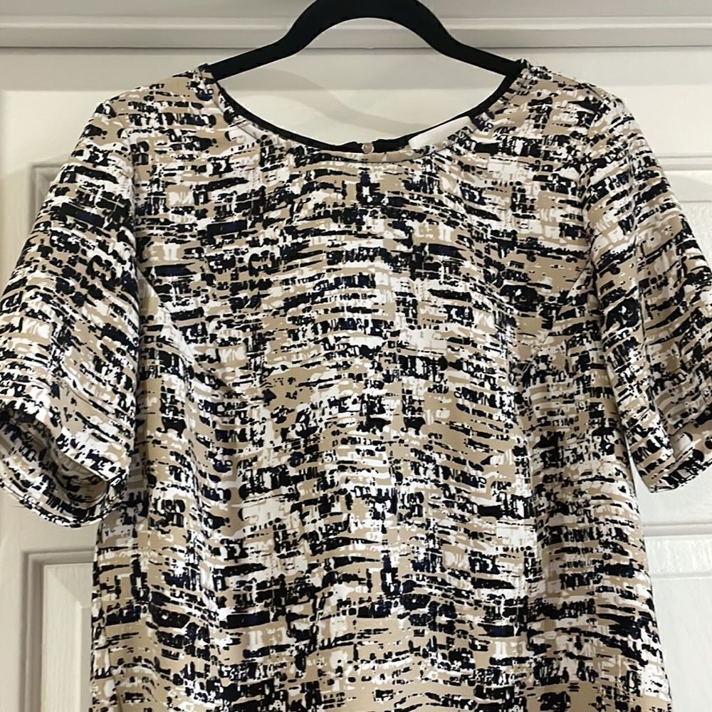 Dalia Shift Dress - Picture 3 of 6
